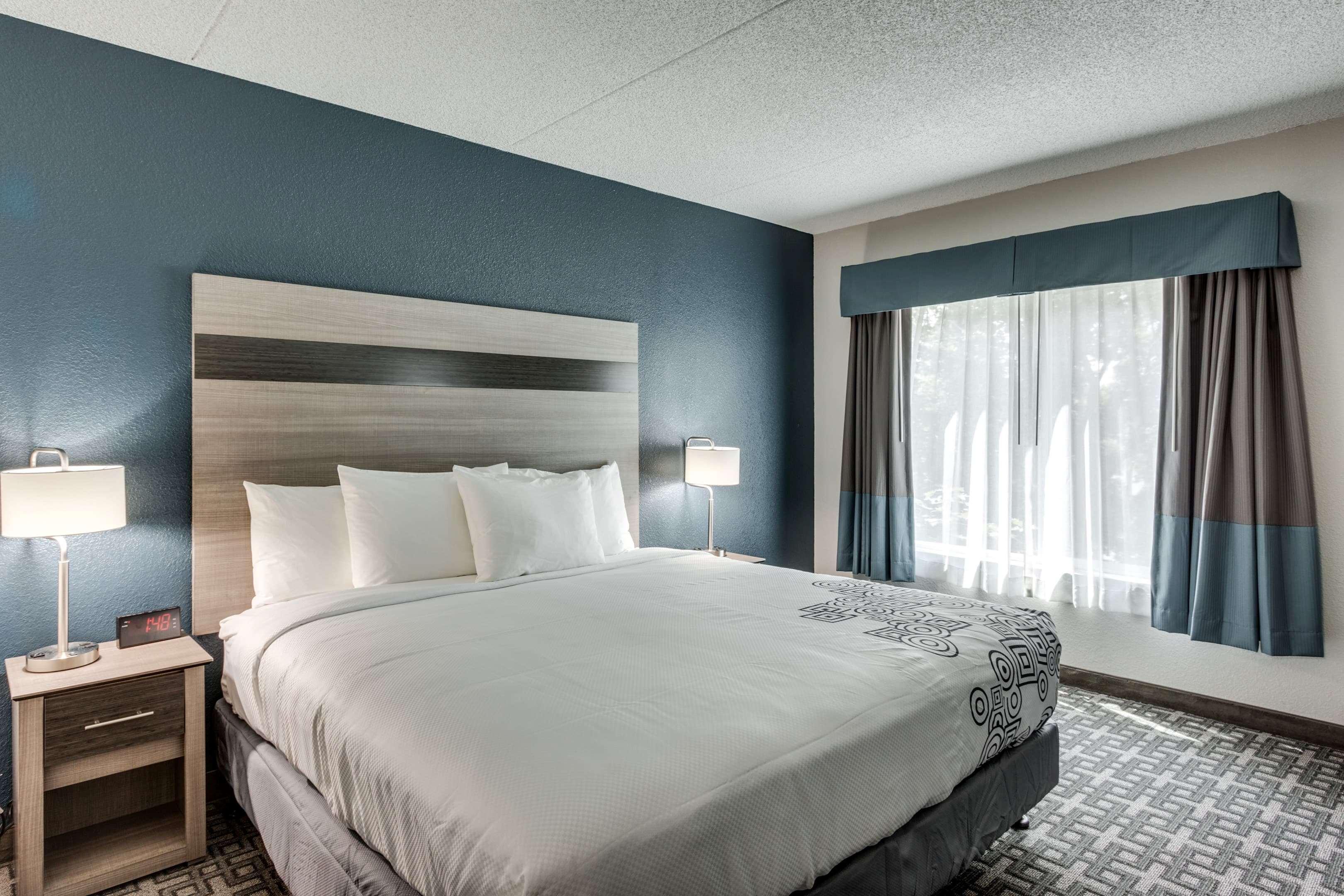 Days Inn & Suites By Wyndham Spokane Zewnętrze zdjęcie