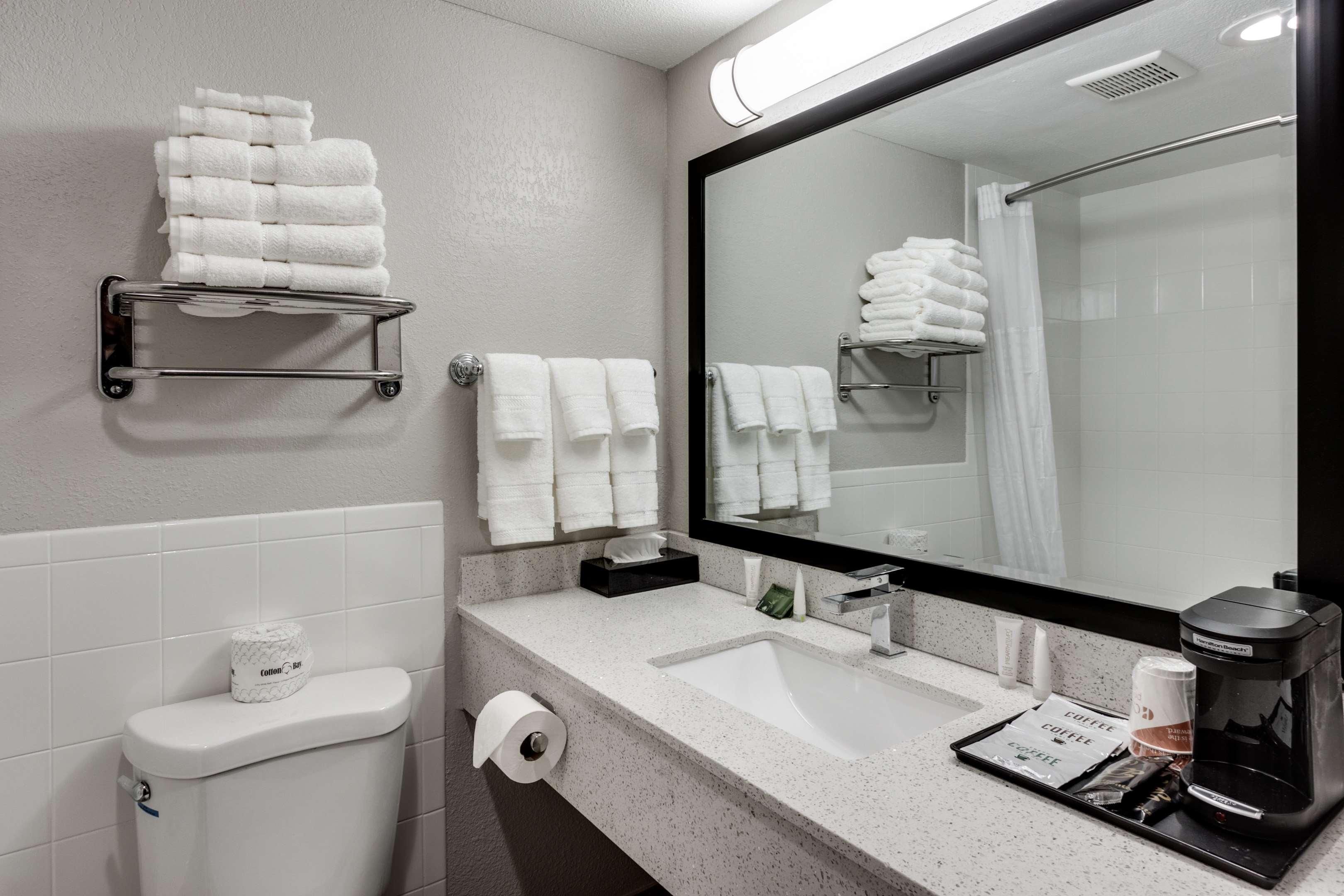 Days Inn & Suites By Wyndham Spokane Zewnętrze zdjęcie