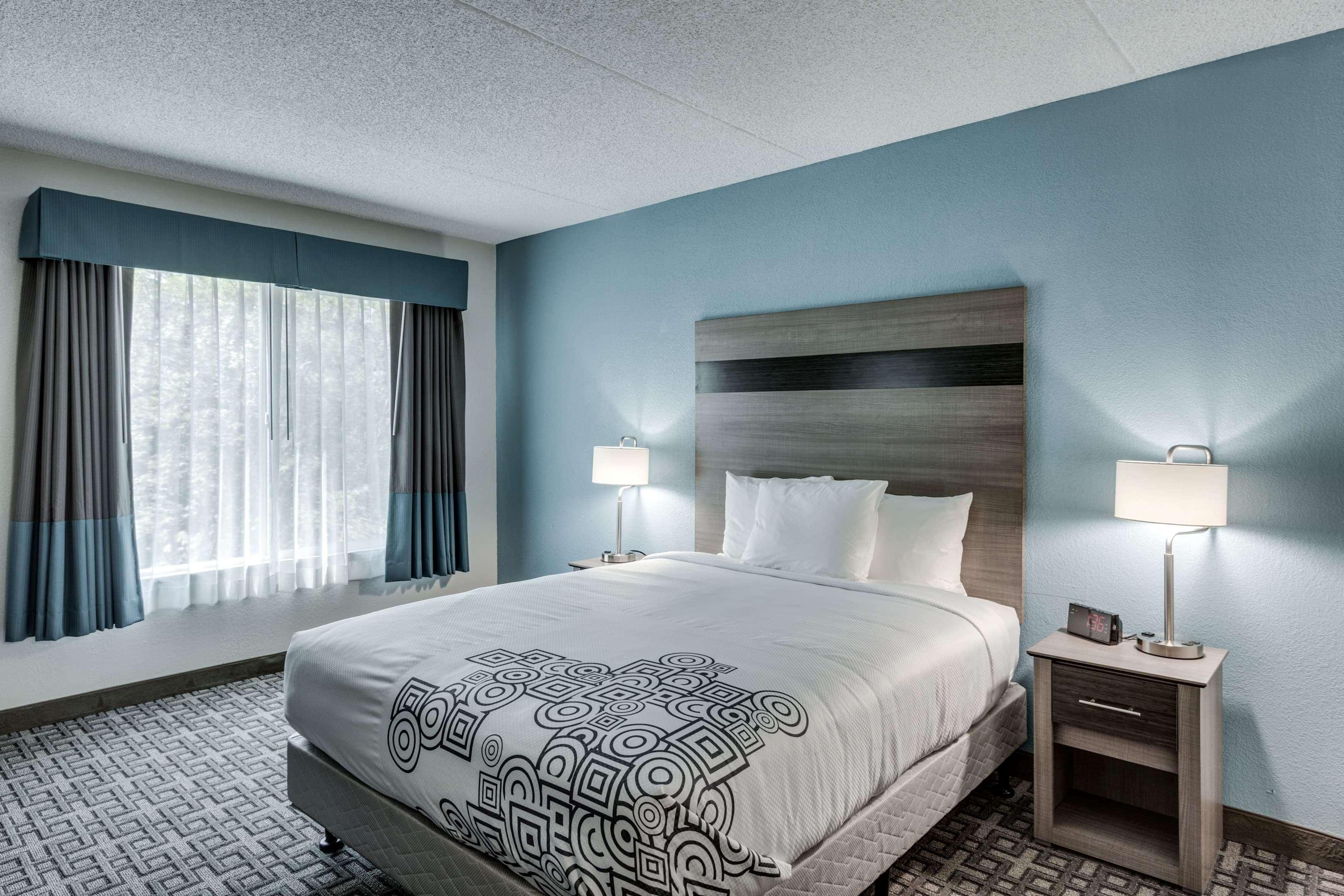 Days Inn & Suites By Wyndham Spokane Zewnętrze zdjęcie