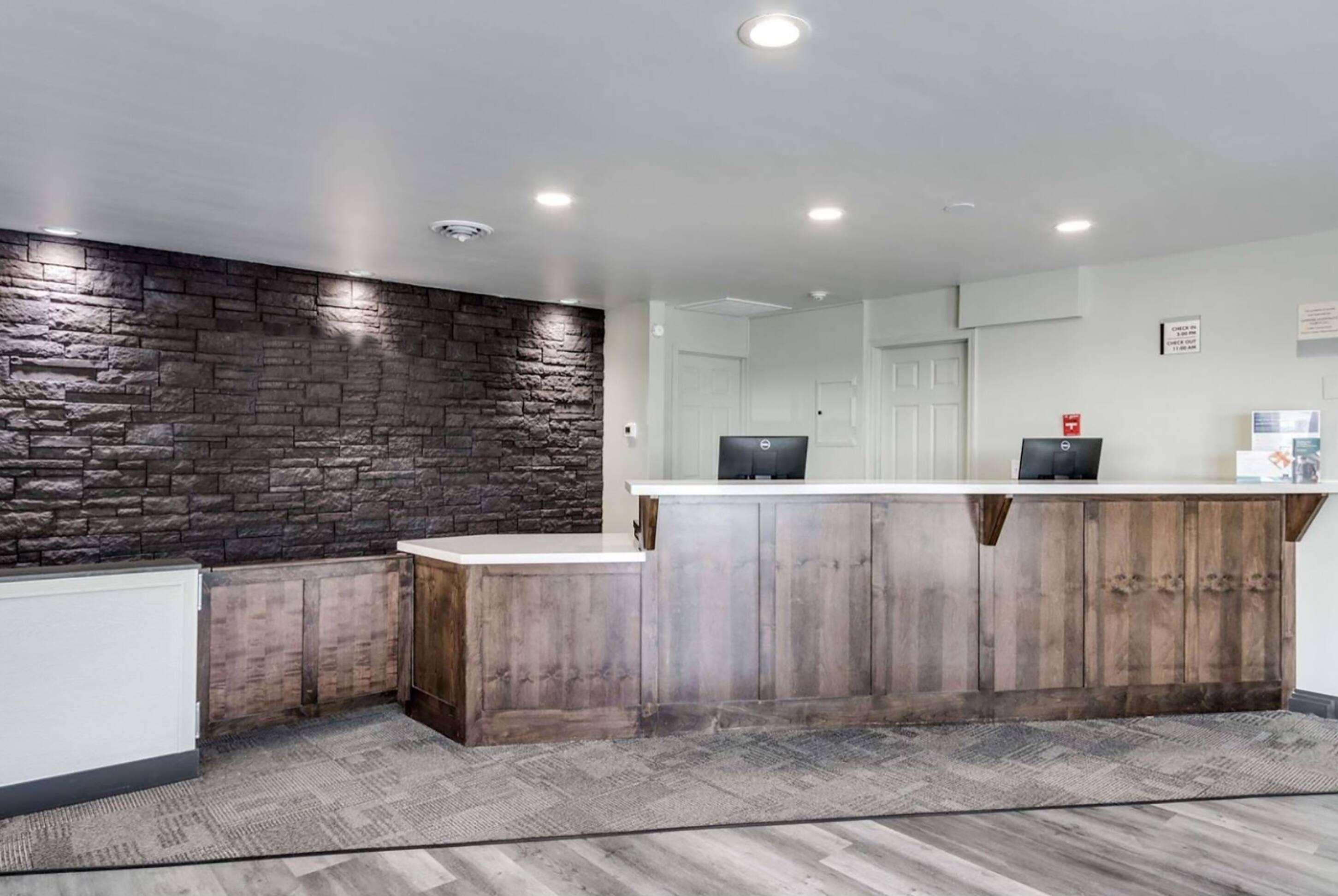 Days Inn & Suites By Wyndham Spokane Zewnętrze zdjęcie