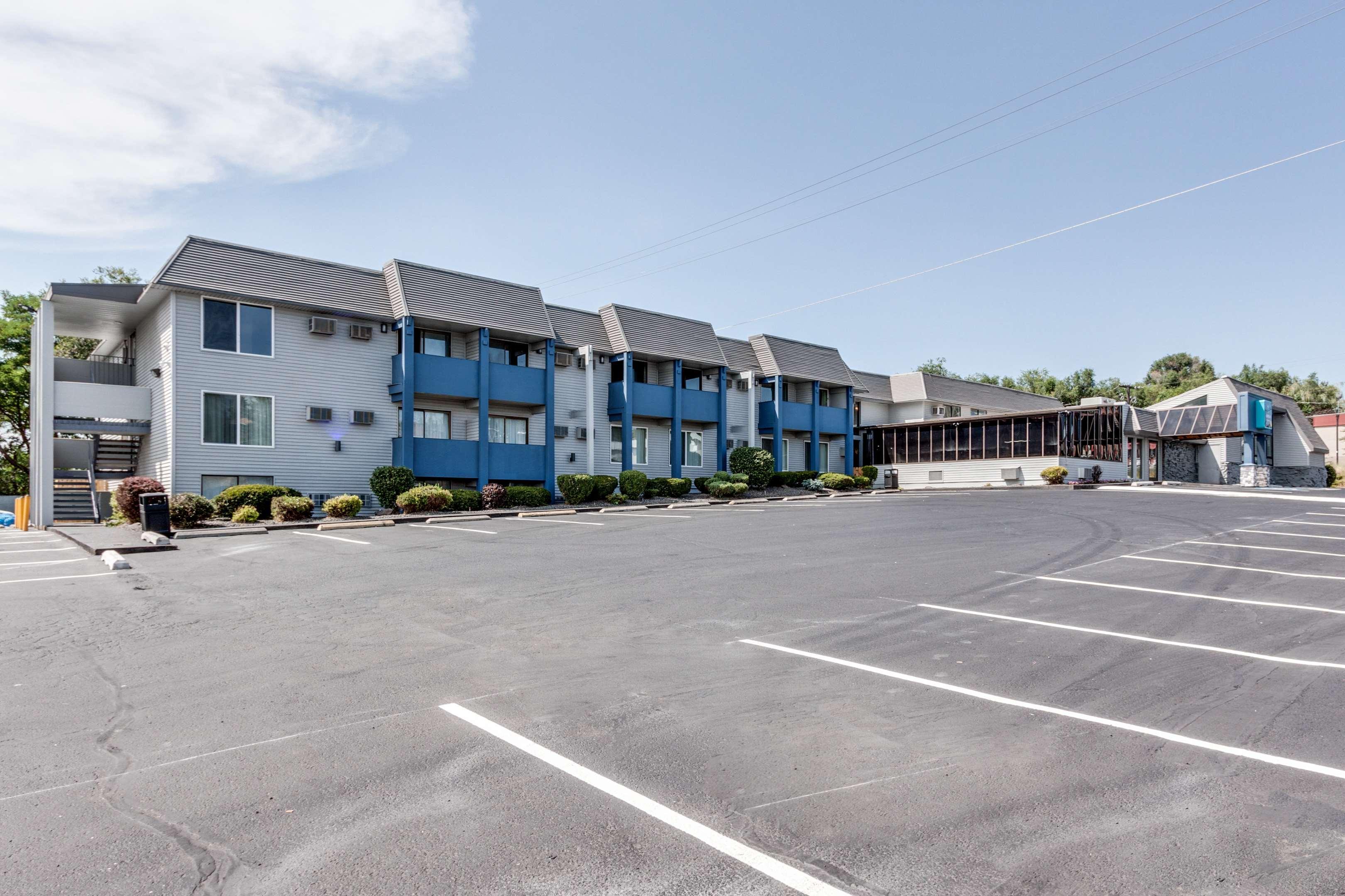 Days Inn & Suites By Wyndham Spokane Zewnętrze zdjęcie