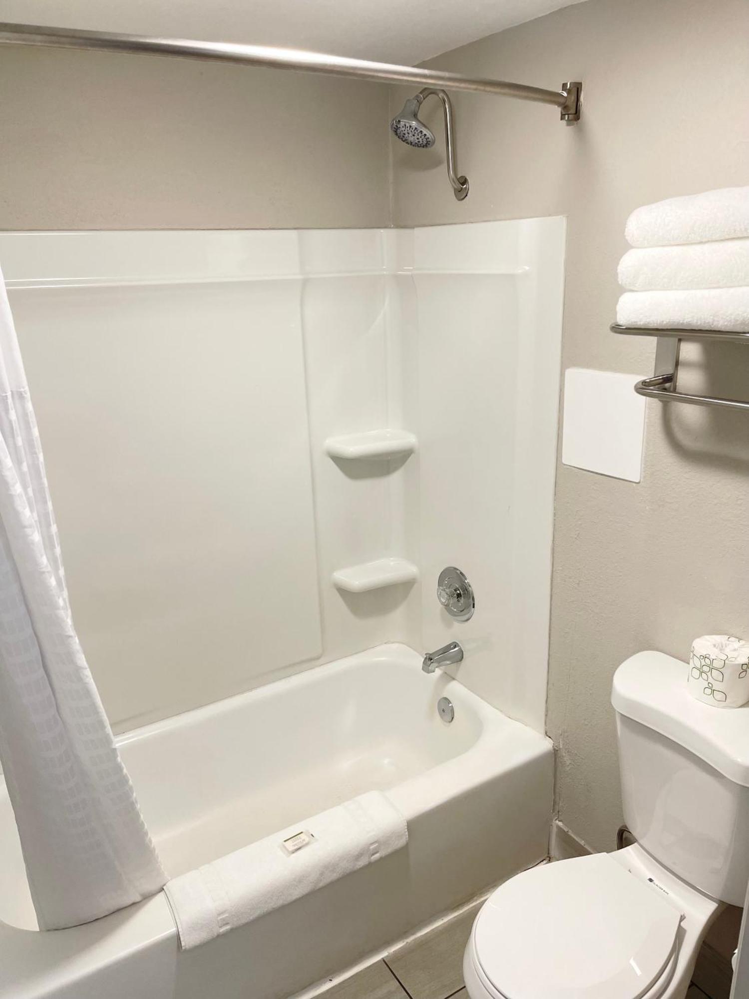Days Inn & Suites By Wyndham Spokane Zewnętrze zdjęcie