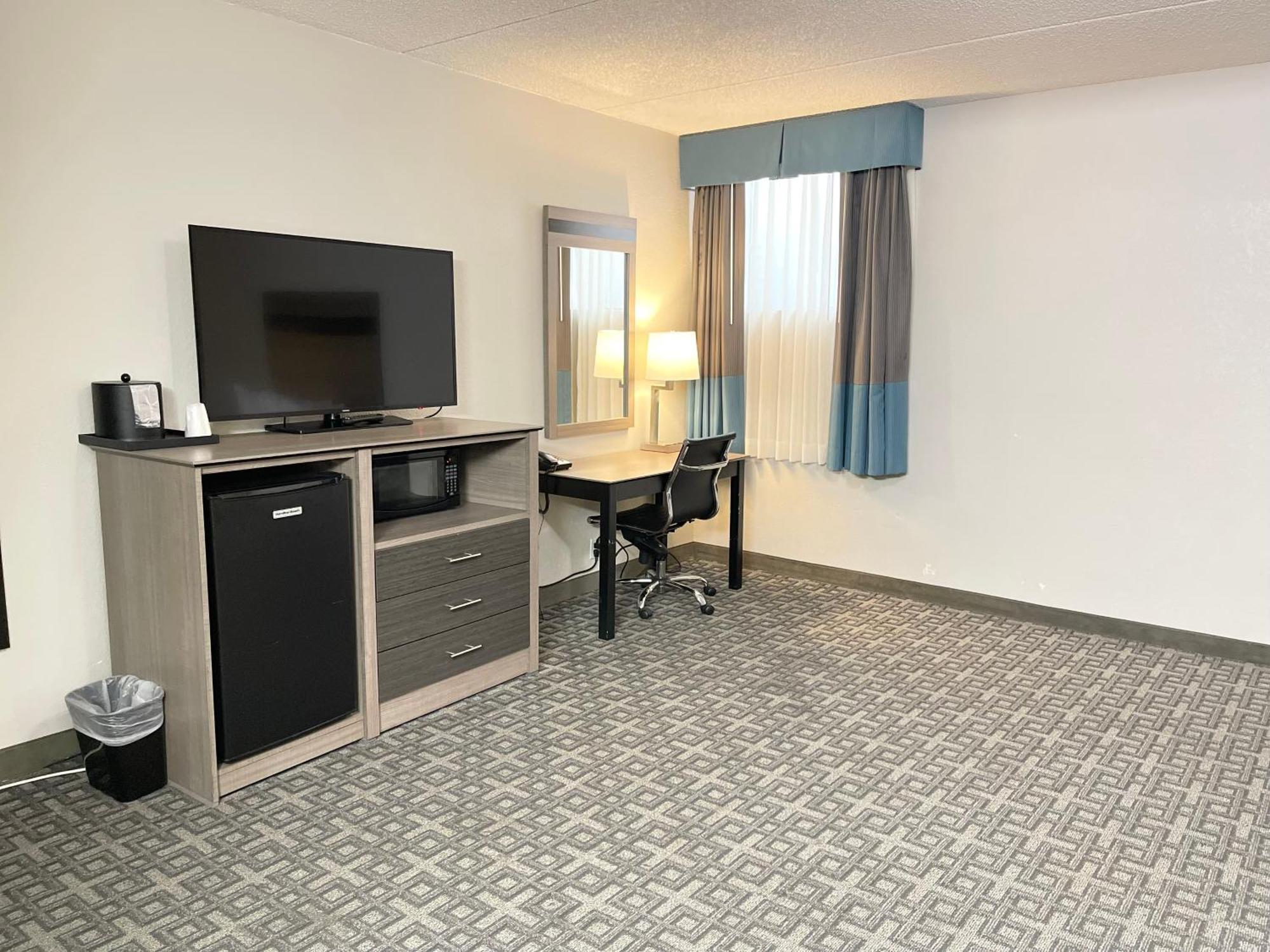Days Inn & Suites By Wyndham Spokane Zewnętrze zdjęcie