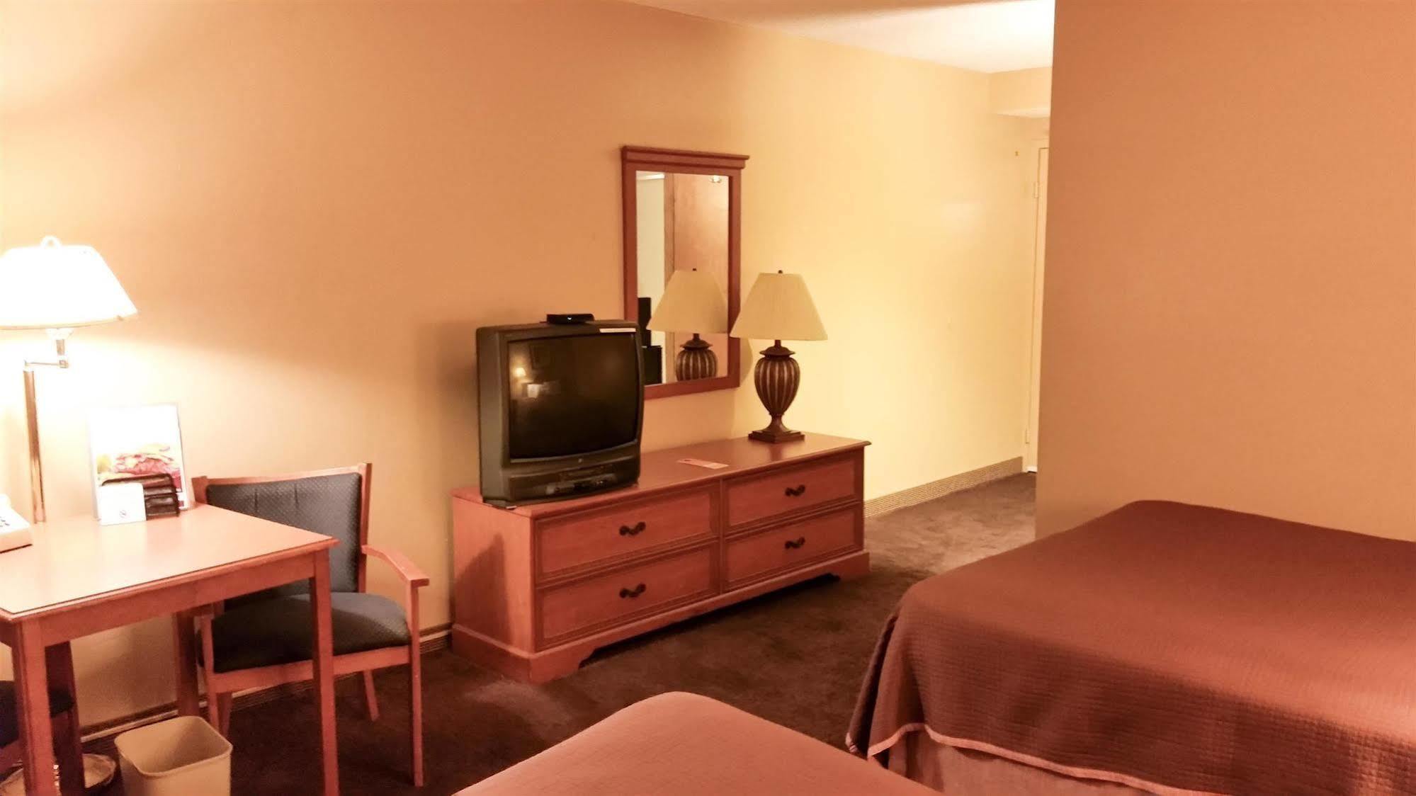 Days Inn & Suites By Wyndham Spokane Zewnętrze zdjęcie