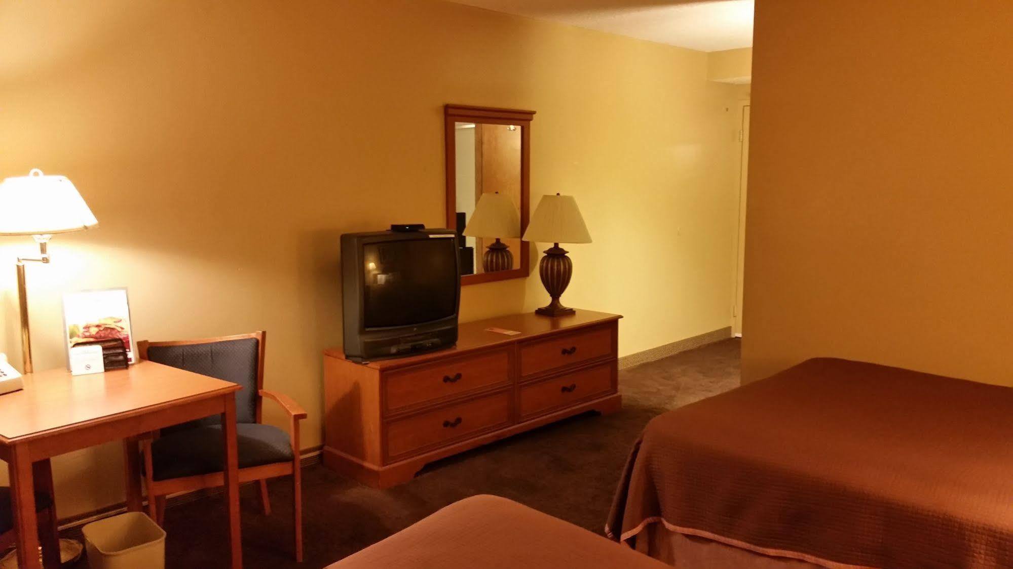 Days Inn & Suites By Wyndham Spokane Zewnętrze zdjęcie